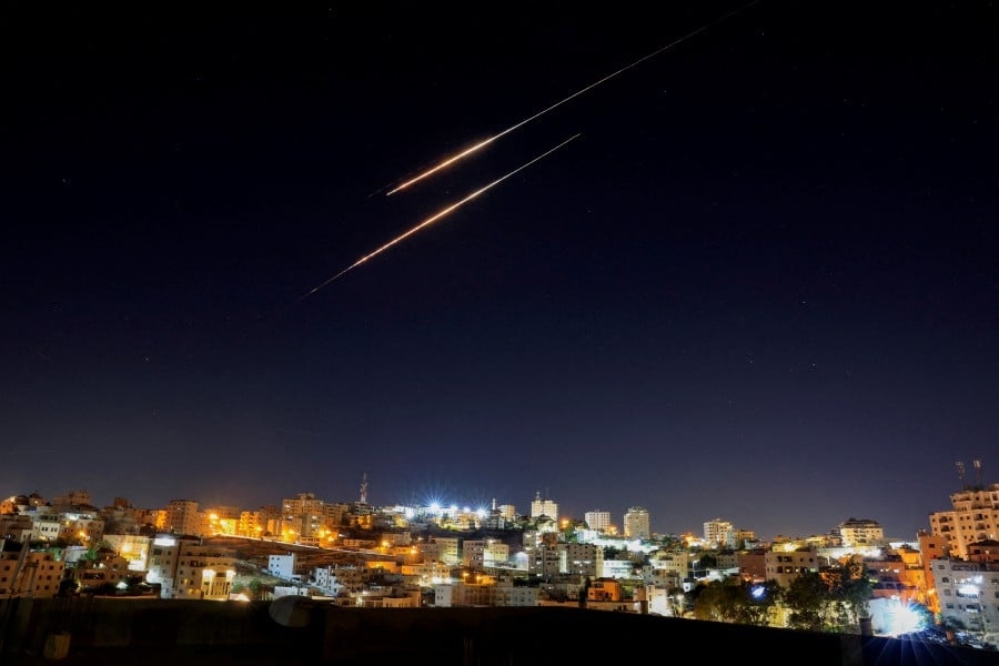 On the edge: Gulf states race to defuse Israel-Iran war