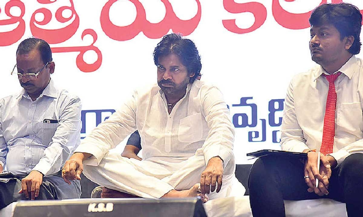 Pawan declares MGNREGS workers as shramiks
