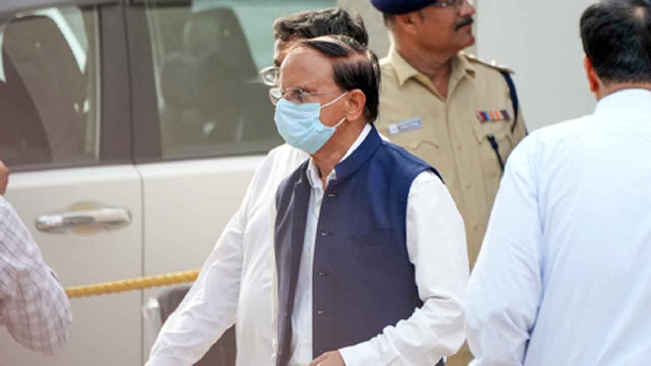 PM Modi's Principal Secy meets families of plane crash victims; calls for expediting identification process