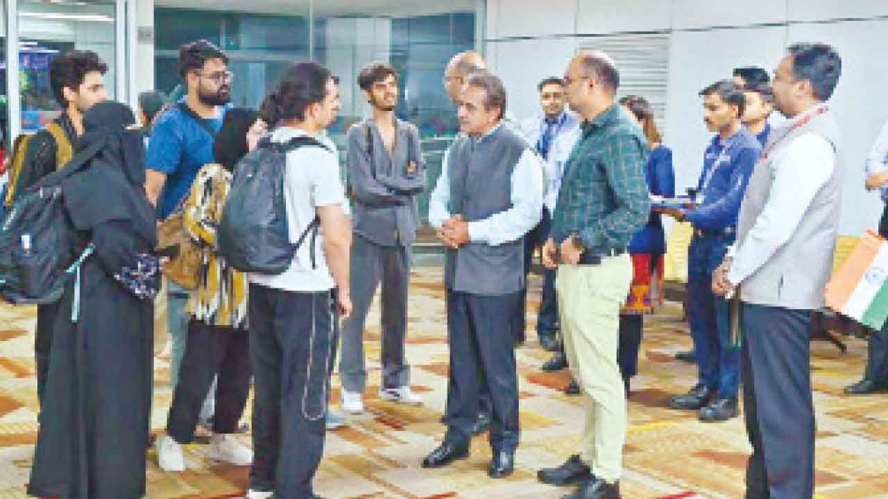 Saw missiles, heard bombs in neighbourhood: Indian students