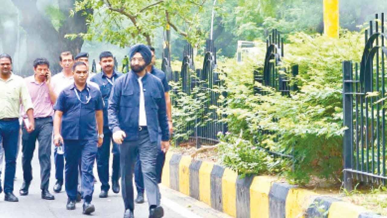 Delhi expands anti-pollution drive with automatic misting systems