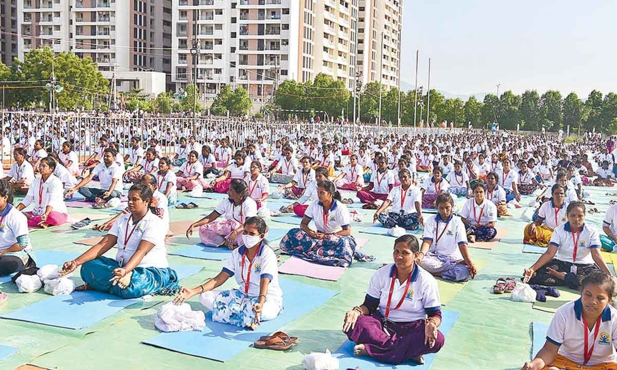 Int'l Yoga Day celebrated grandly by various orgaisations