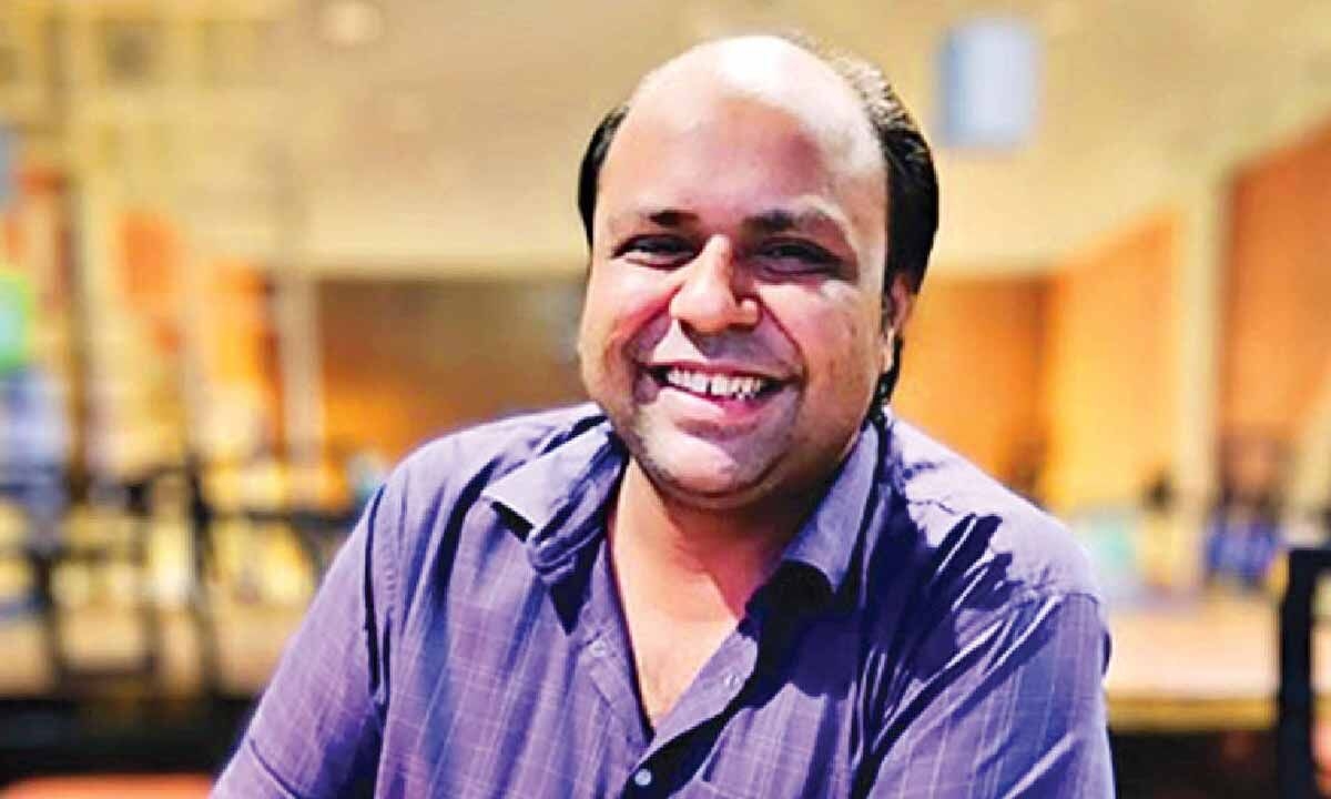 Meet Dr Shadab Ahmed the surgeon with an extraordinary poetic precision