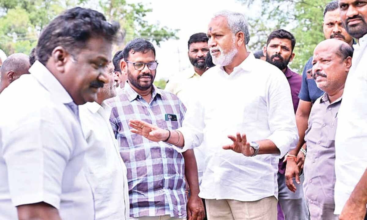 Chandragiri MLA assures support for mango farmers