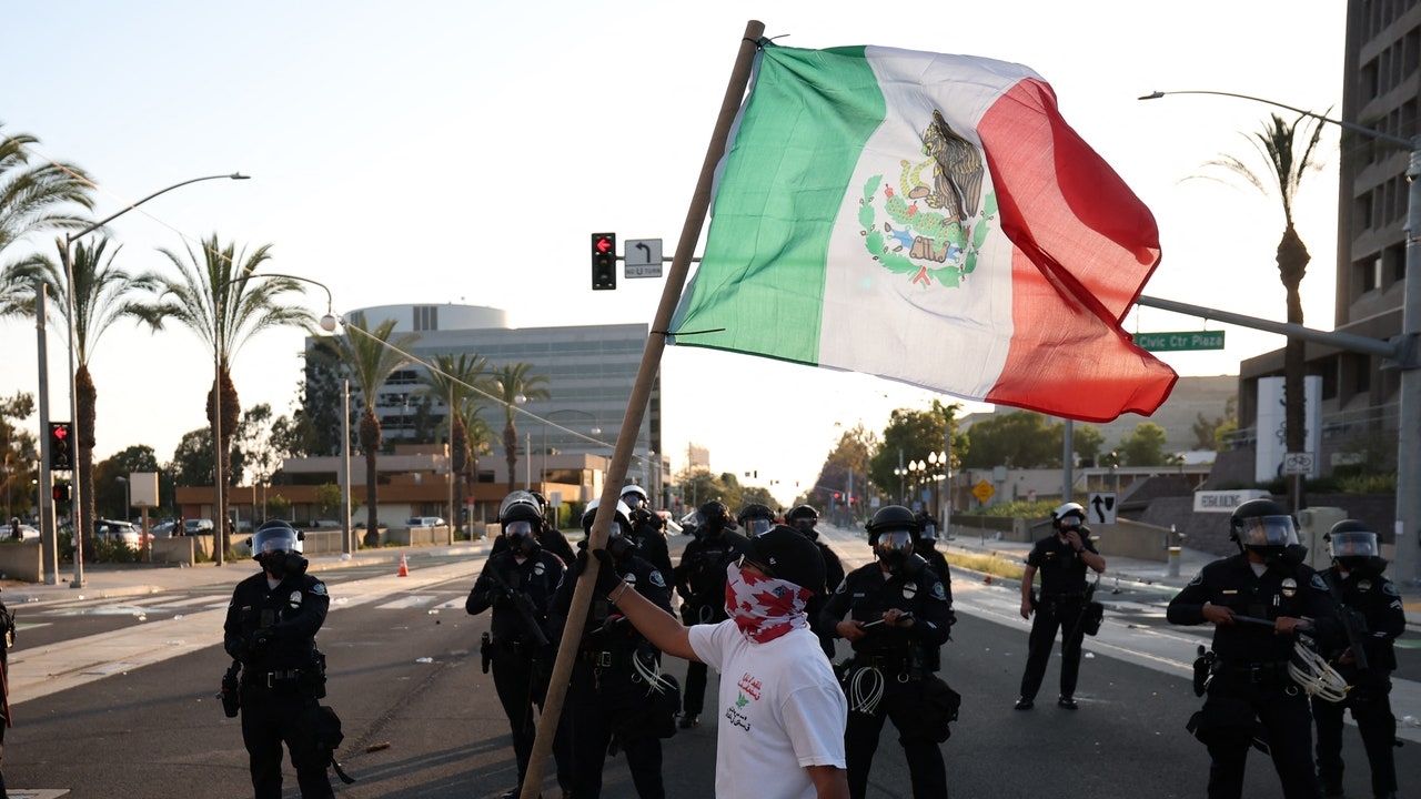 5 Ways to Help Migrants in Los Angeles—and All Over the Country