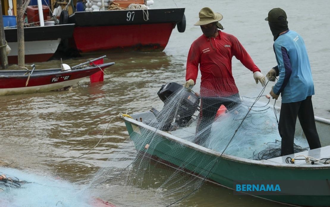 Govt To Modernise Fisheries Sector For B40 Fishermen