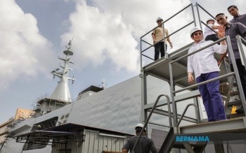PM Anwar Reviews LCS Progress At Lunas; Construction Reaches 72.43 Pct