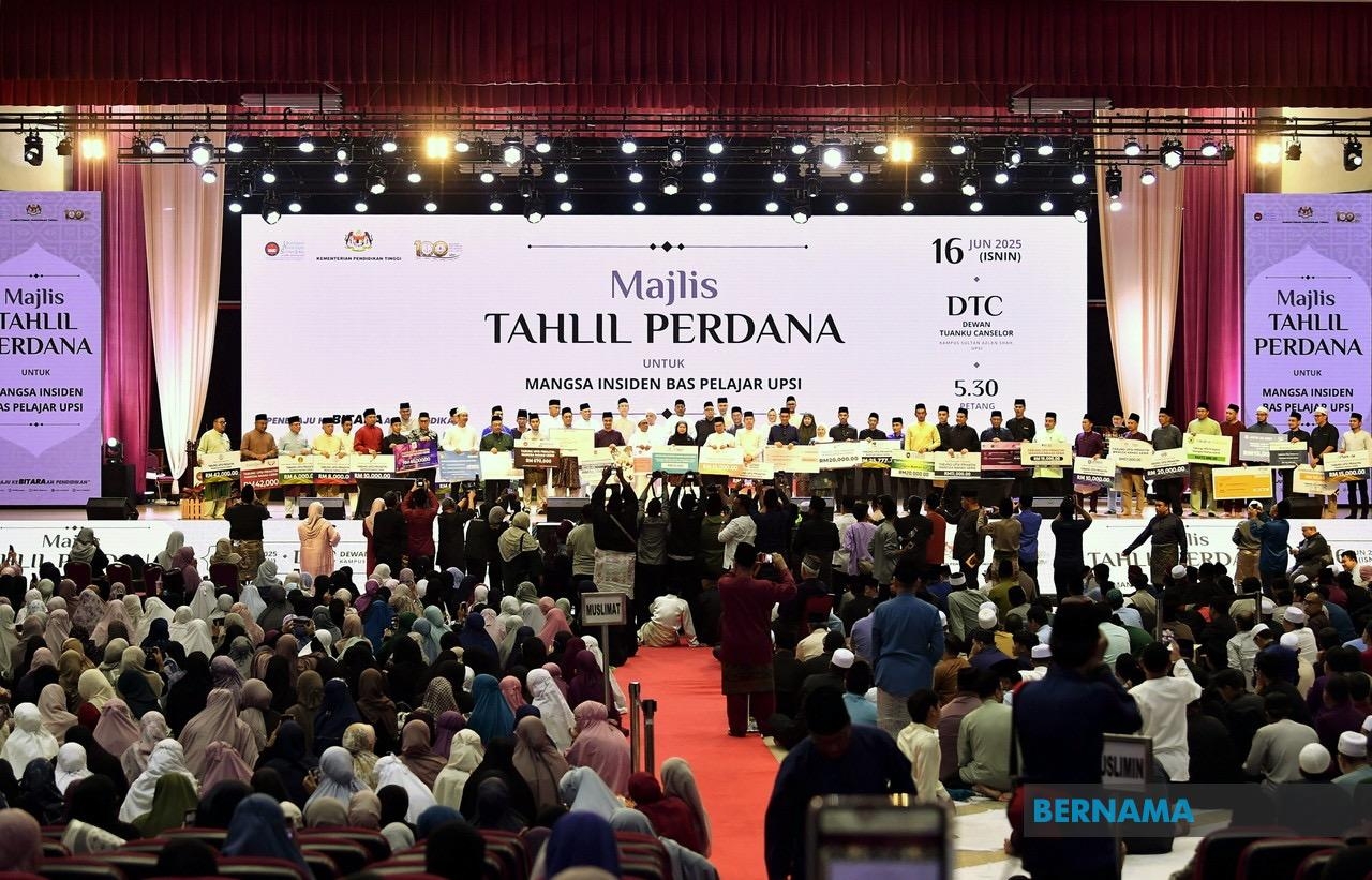 Malaysian Takaful Association Donates RM50,000 To Support UPSI Bus Crash Victims