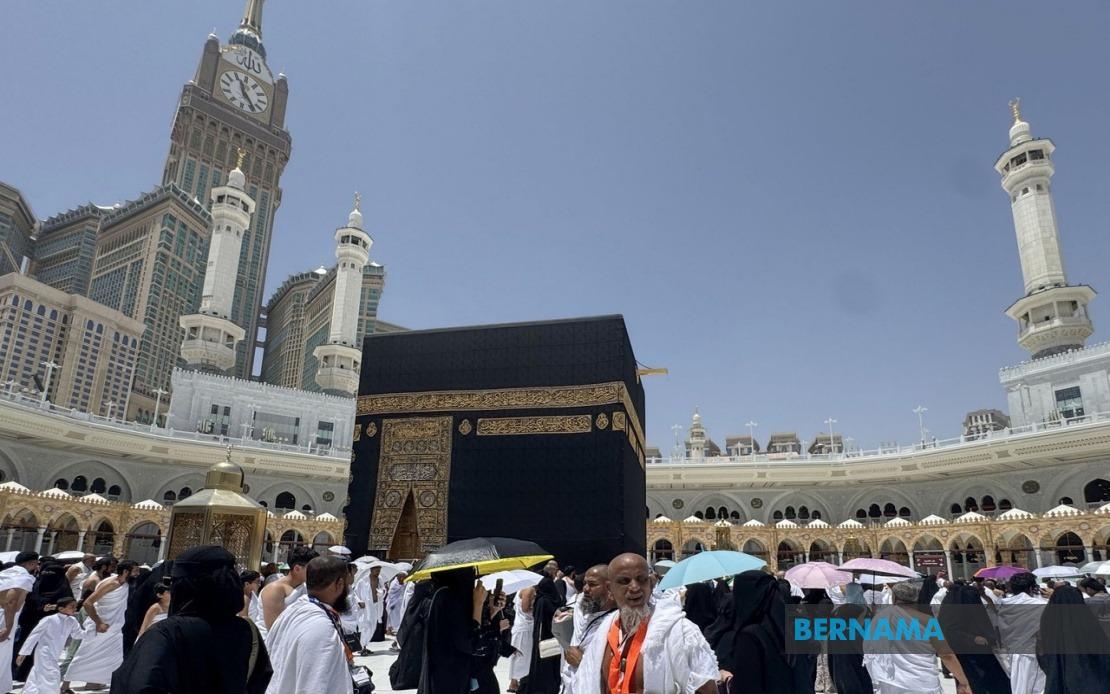 Saudi King Salman Orders Hosting Of 1,000 Palestinian Pilgrims From Affected Families For Hajj