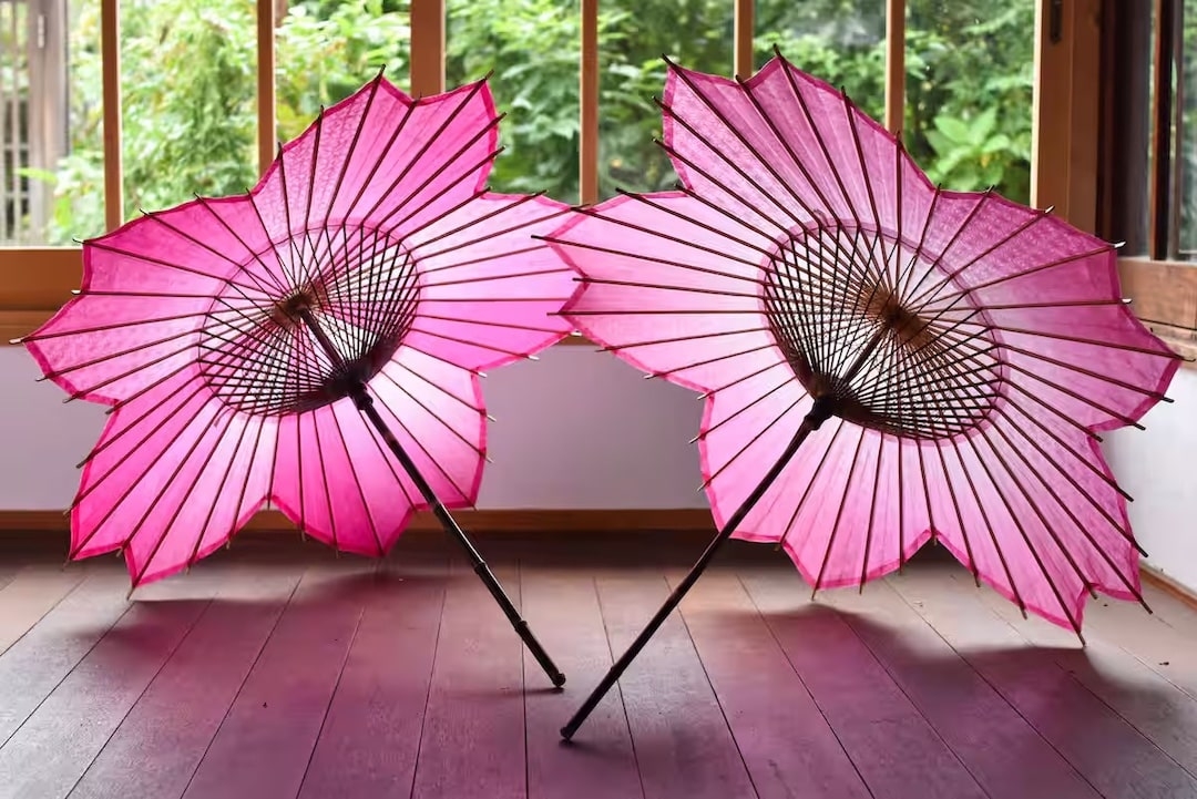 Art in Your Hand: Japanese Umbrellas Brighten Gray Skies