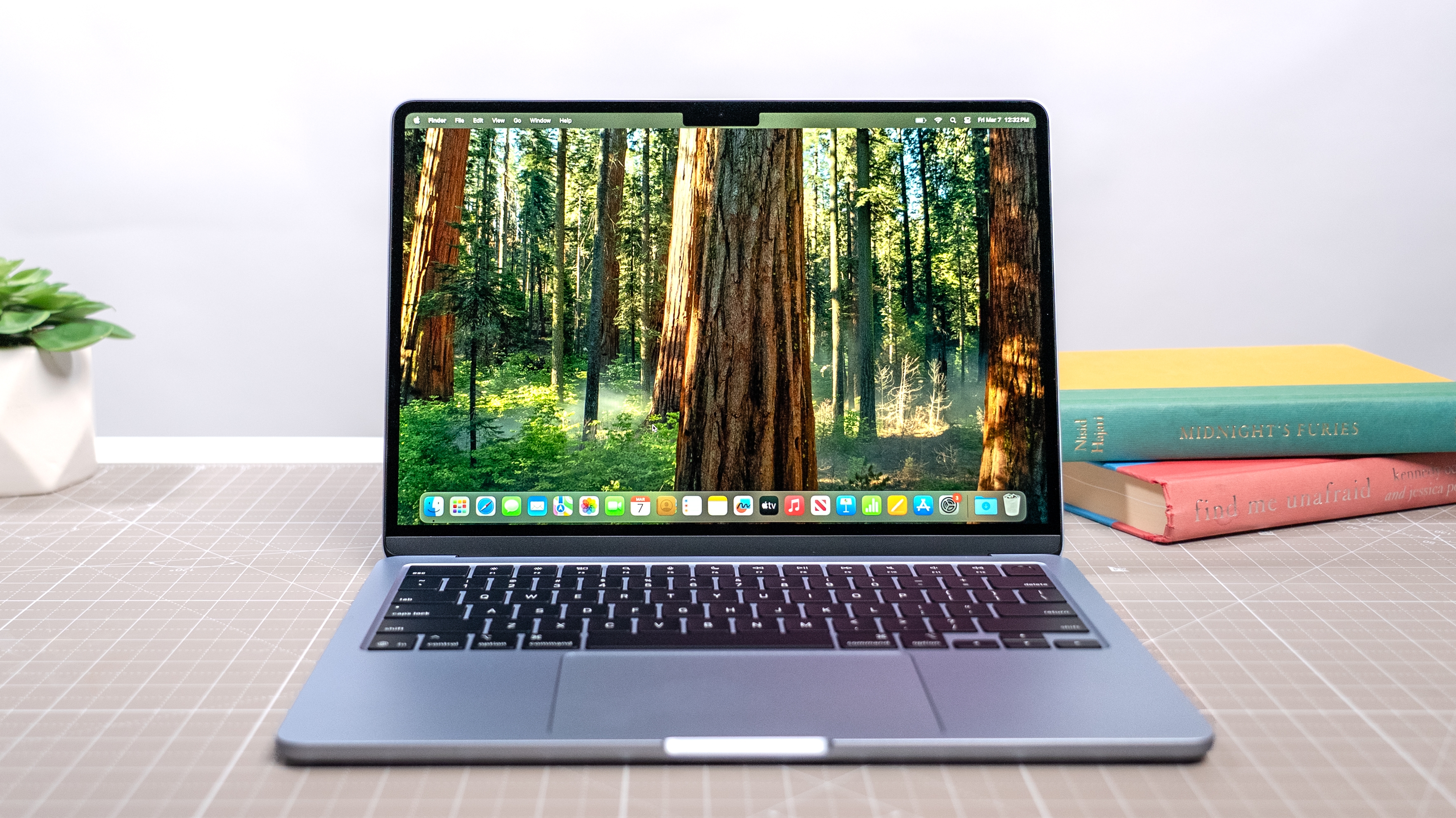 I've been using the MacBook Air M4 for 3 months — here's my pros and cons