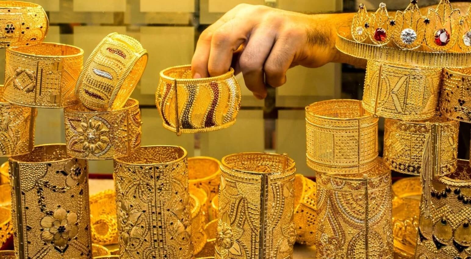 أسعار الذهب في مصر تعاود الصعود.. عيار 21 يرتفع 10 جنيهات