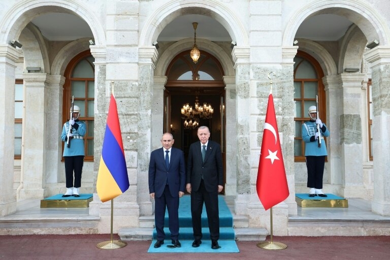 Armenia PM arrives in Turkey for 'historic' visit