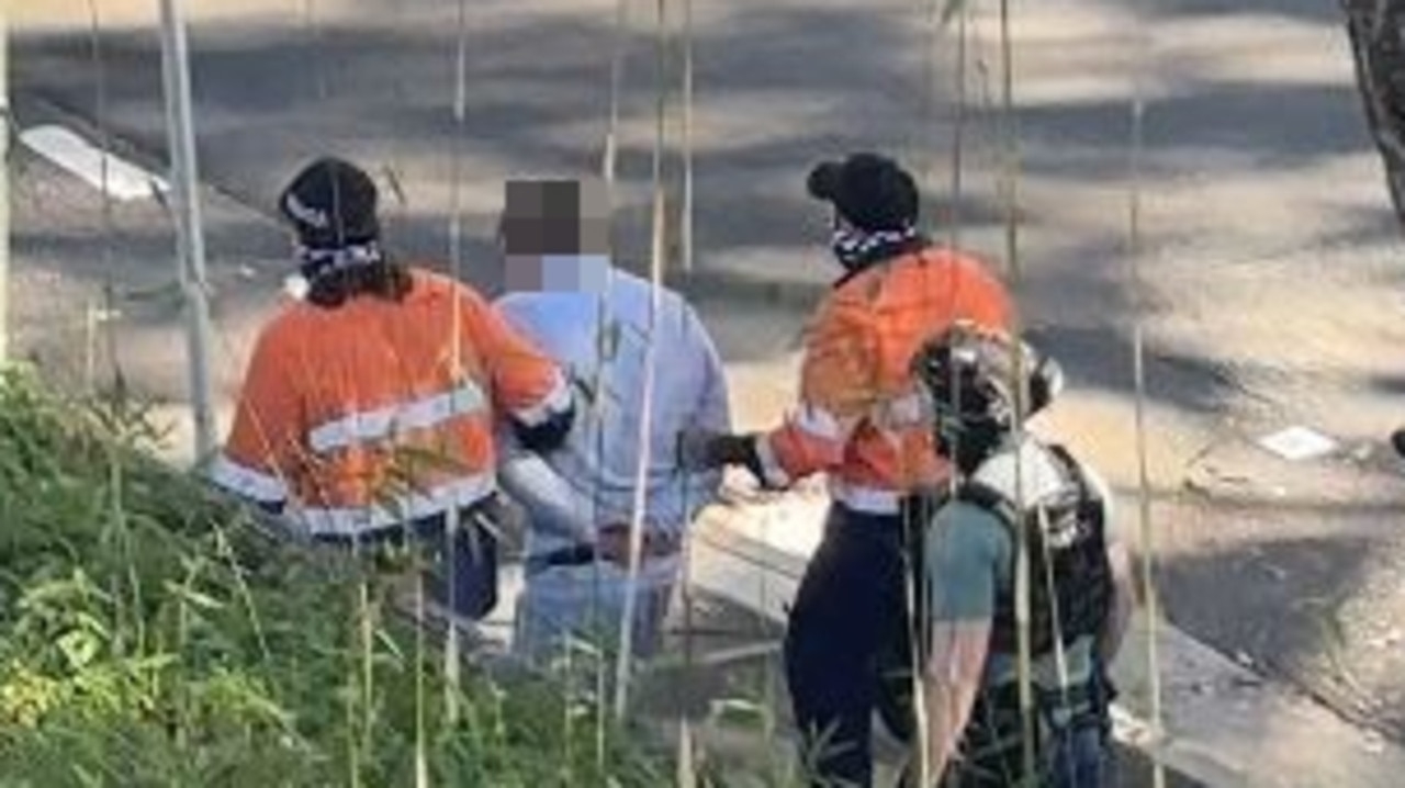 AFP raids multimillion-dollar Double Bay home dressed in hi-vis