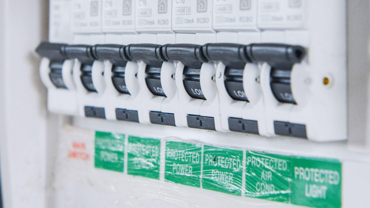 AEMC limits power bill price hikes in new retail energy market rules