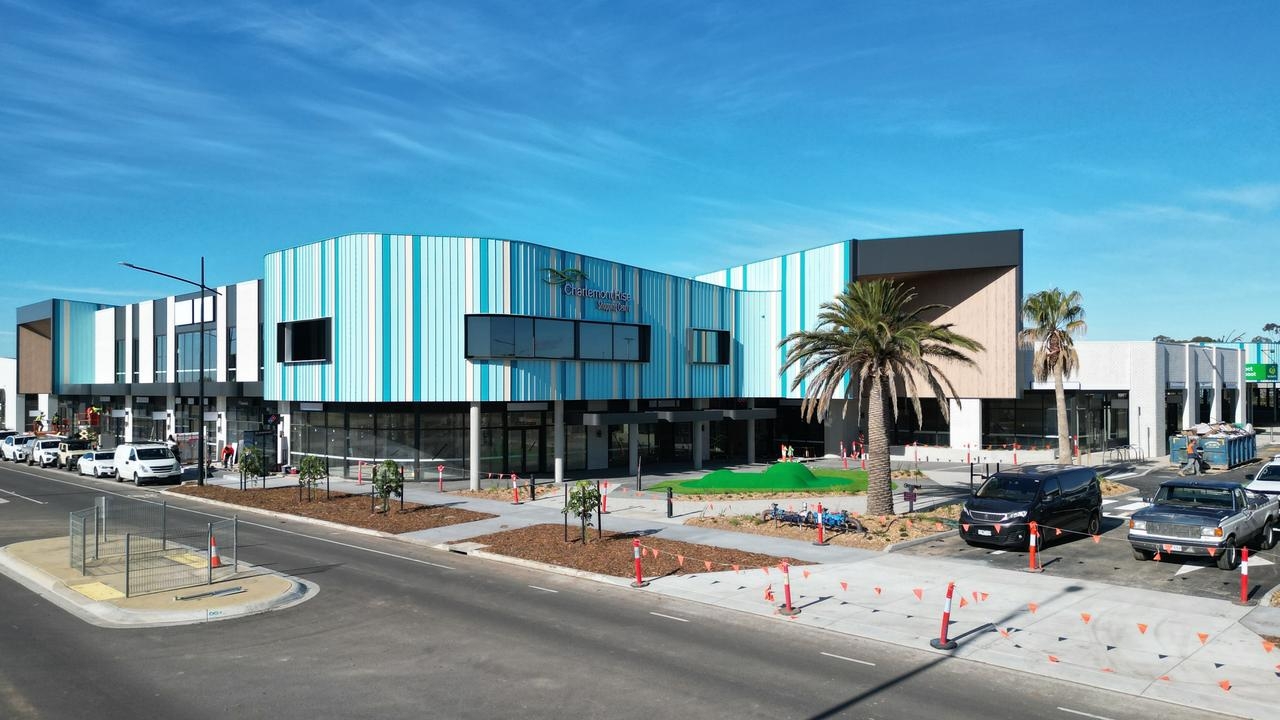 Woolworths fresh salvo opens in city's south in new centre