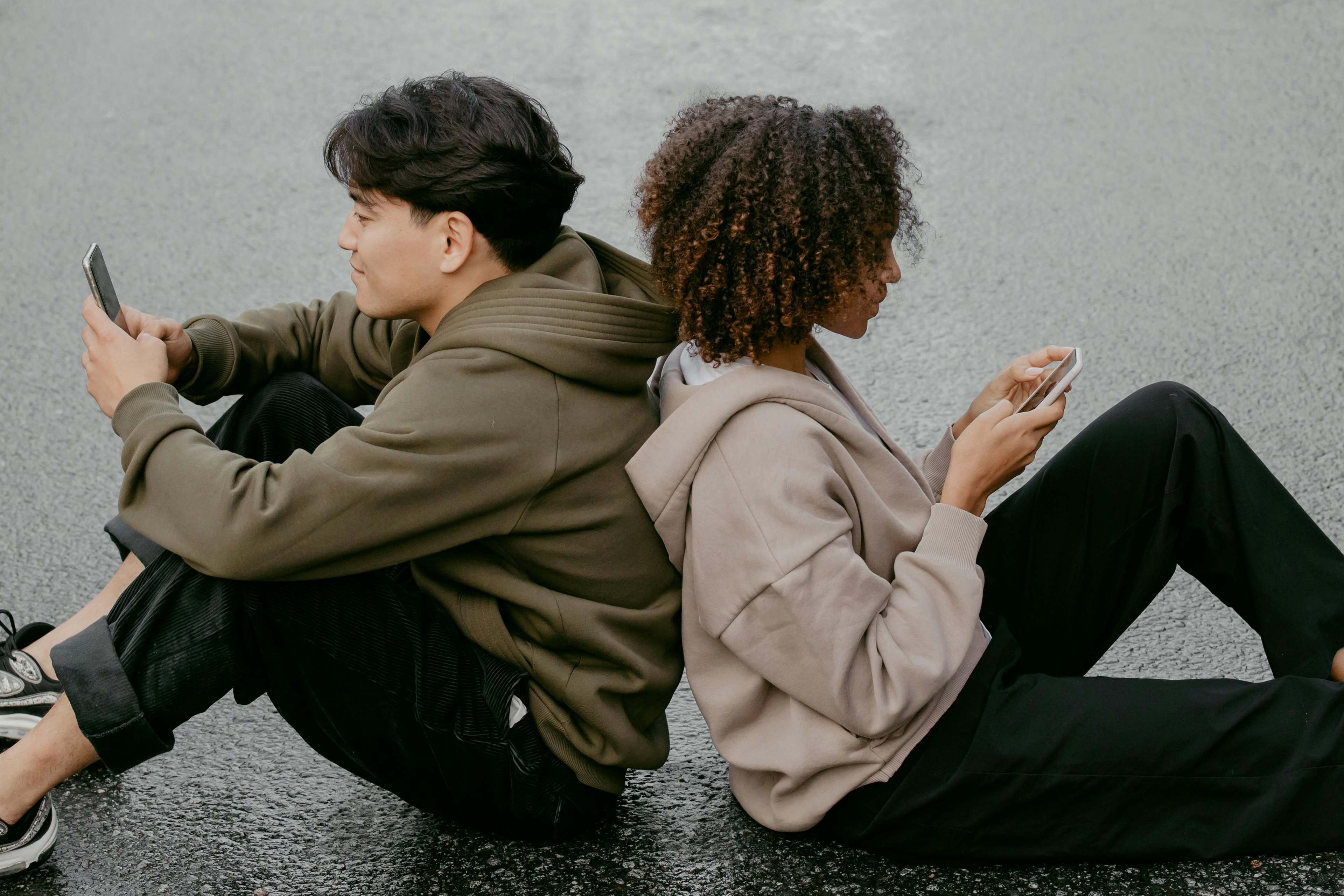iPhones Out, BlackBerrys In: Gen-Z Turns to Dumbphones in Bid to Break Free From Tech Addiction