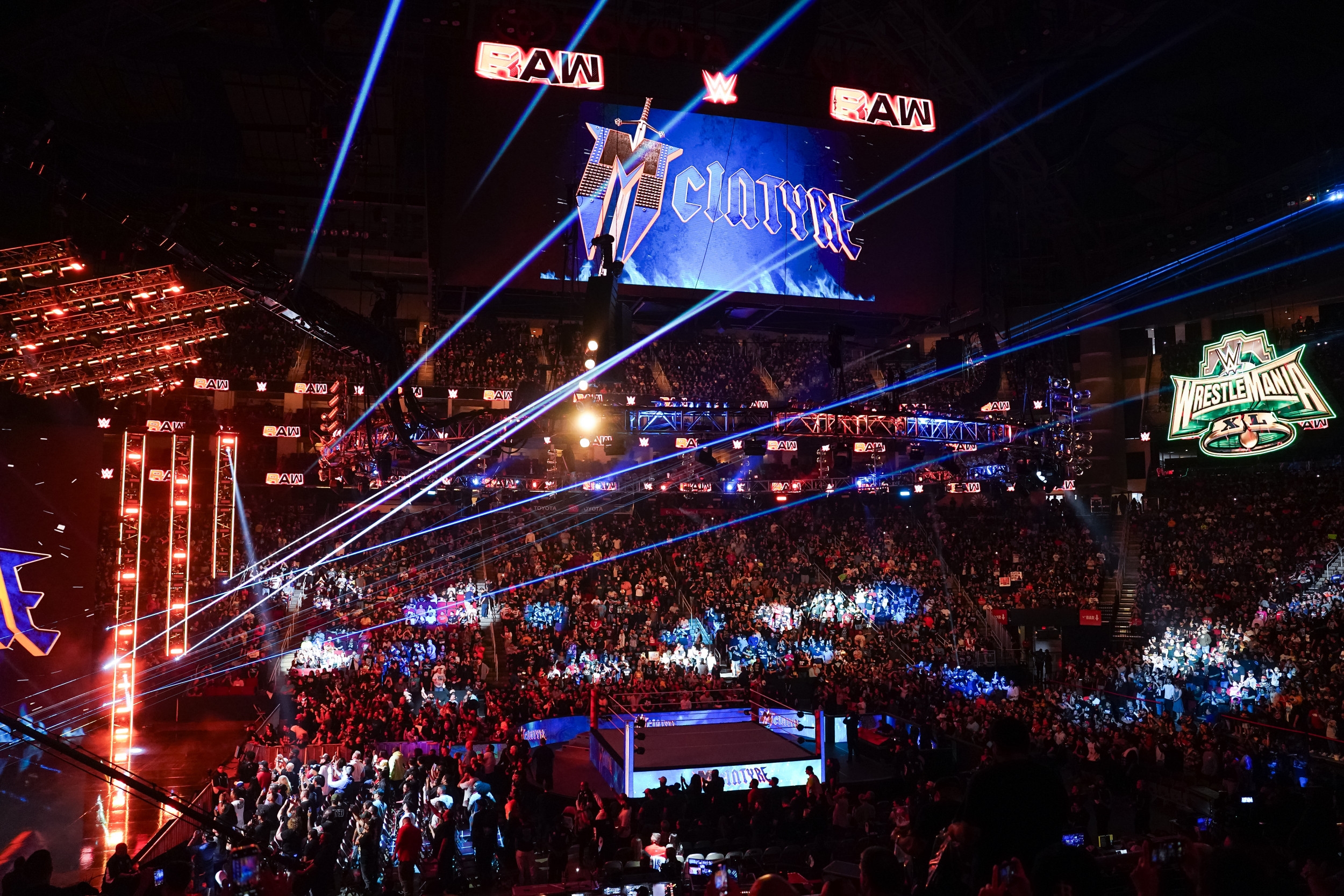 WWE Superstar Signs New Contract