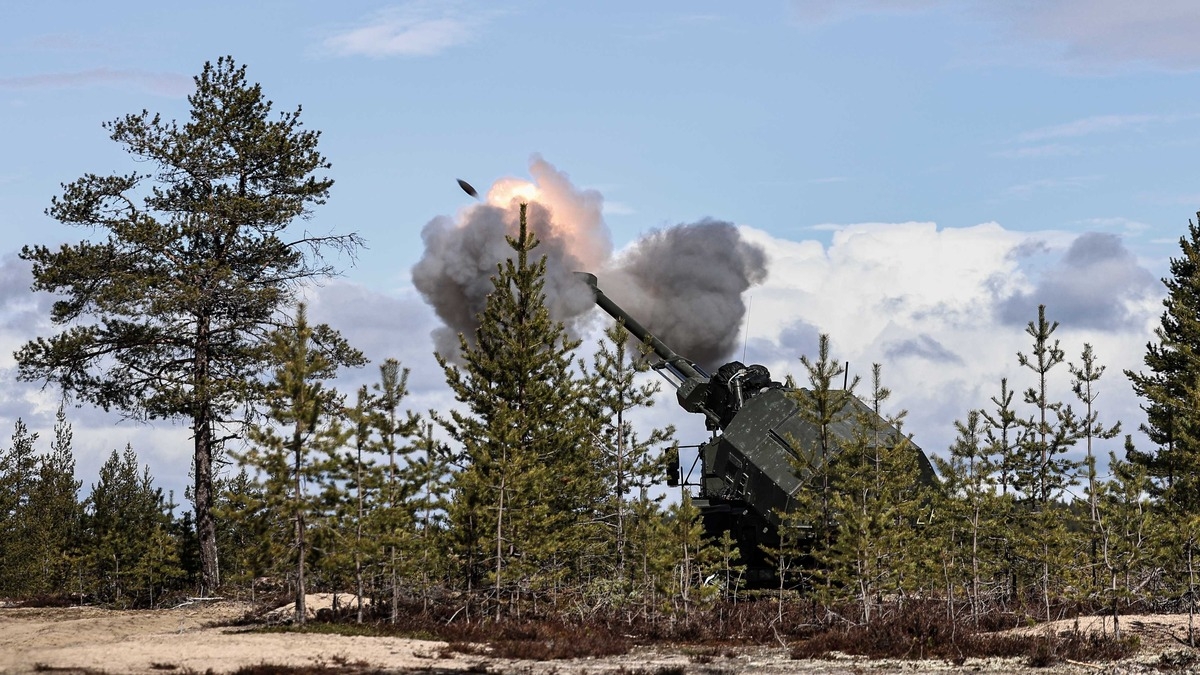 NATO Shows Force on Northern Flank with Russia as US Pulls Back
