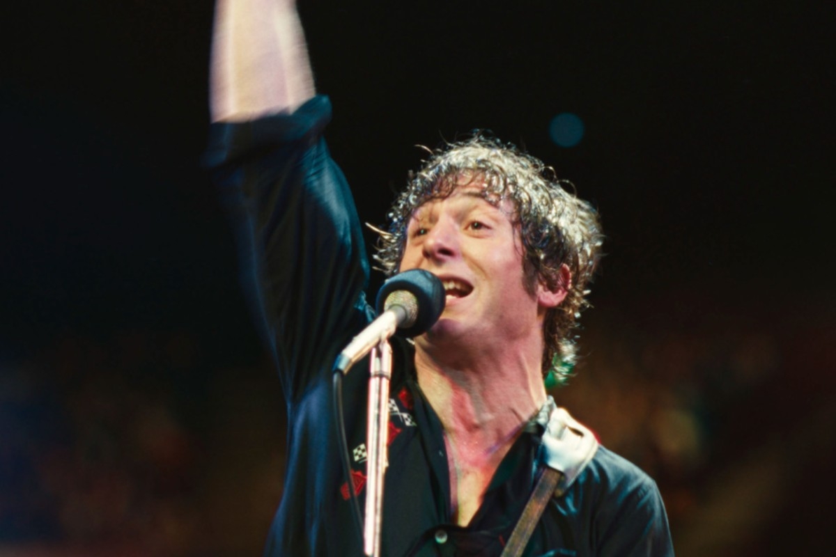 Jeremy Allen White Transforms Into Bruce Springsteen in Biopic First Look
