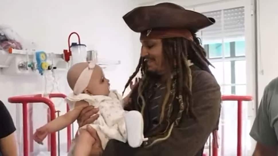 Johnny Depp Turns Jack Sparrow For His Surprise Visit To Childrens Hospital In Spain