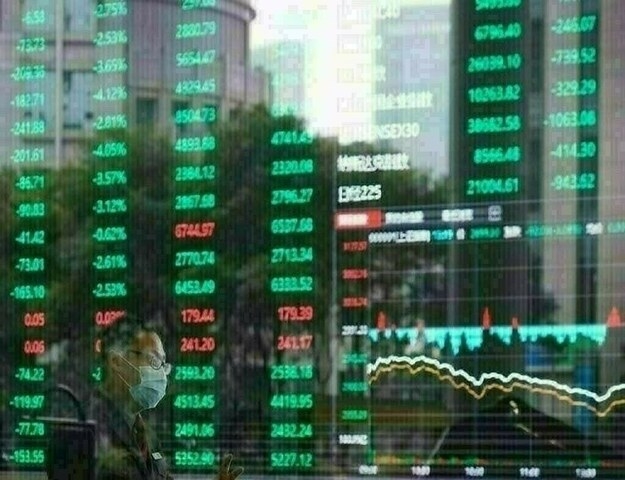 China, HK stocks close up as investors digest mixed macro data