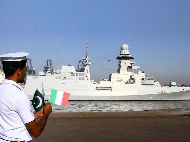 Navy conducts exercise with Italian Navy ship