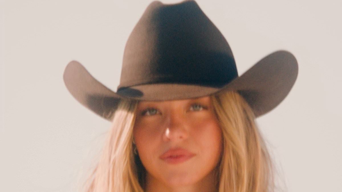 Sydney Sweeney strips off for hot new fashion shoot