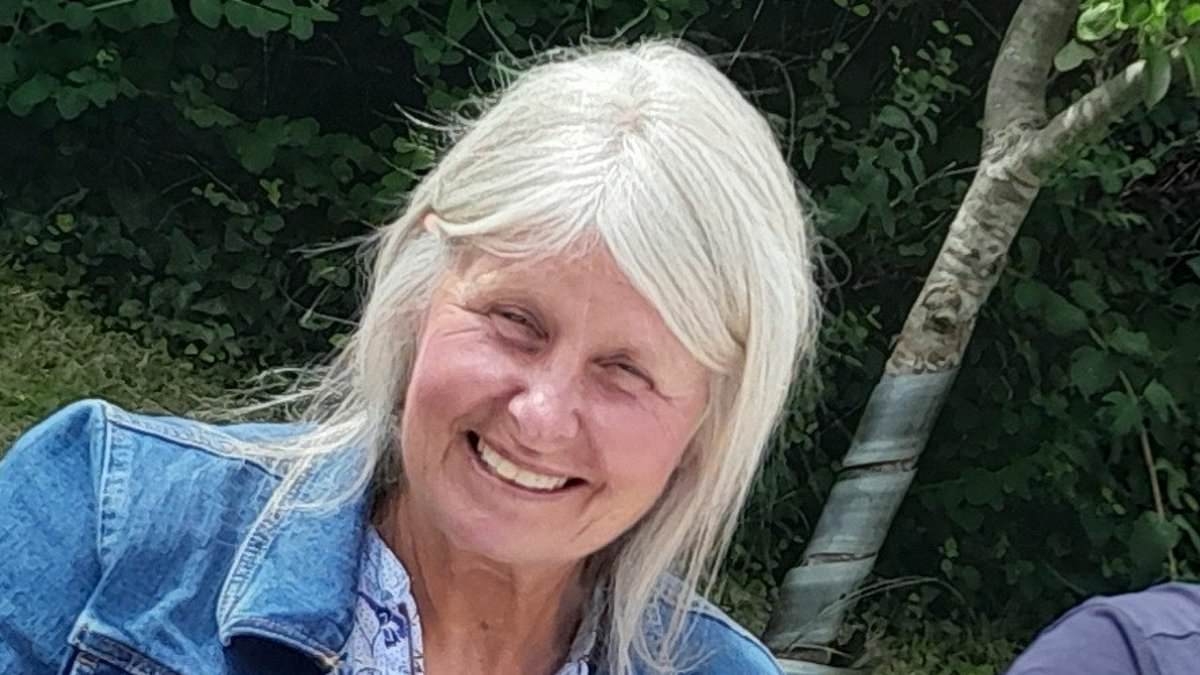 EXCLUSIVE I spent £32k of my father's inheritance on a caravan from Britain's 'richest gypsy'... two years later they tell me I can NEVER sell it - now I'm losing thousands every year