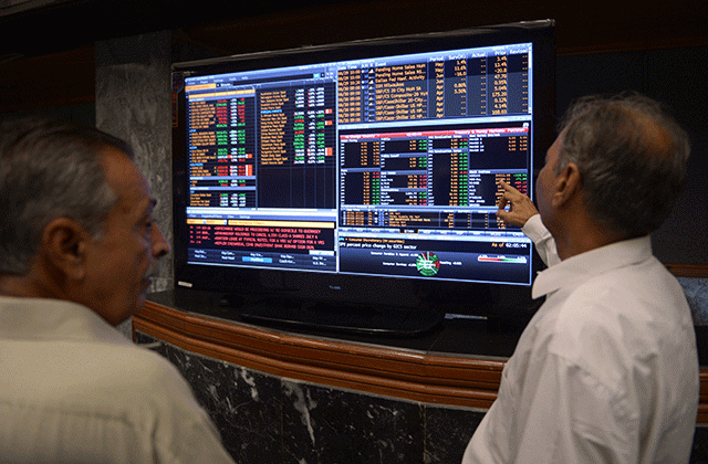 PSX slides 1,405 points amid Pak-India tensions