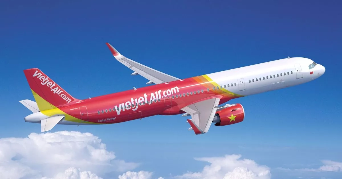 Airbus secures multi-billion pound order for biggest single-aisle plane