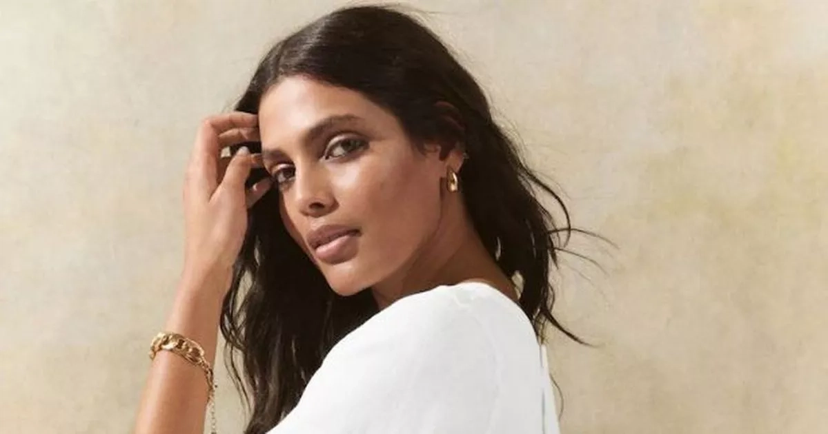 'I've bought every colour' - shoppers rave over Next's 'lovely' £20 linen T-shirt