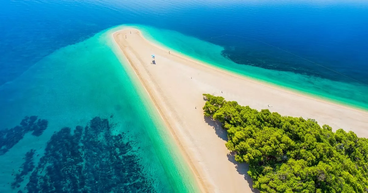 'Extraordinary' beach that 'feels like a Mediterranean paradise' is just hours from UK