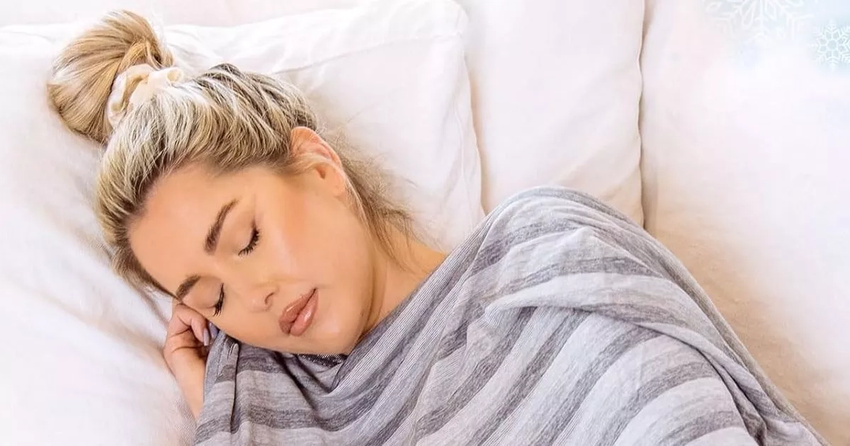Amazon slashes 19% off cooling blanket for night sweats dubbed 'best thing ever'