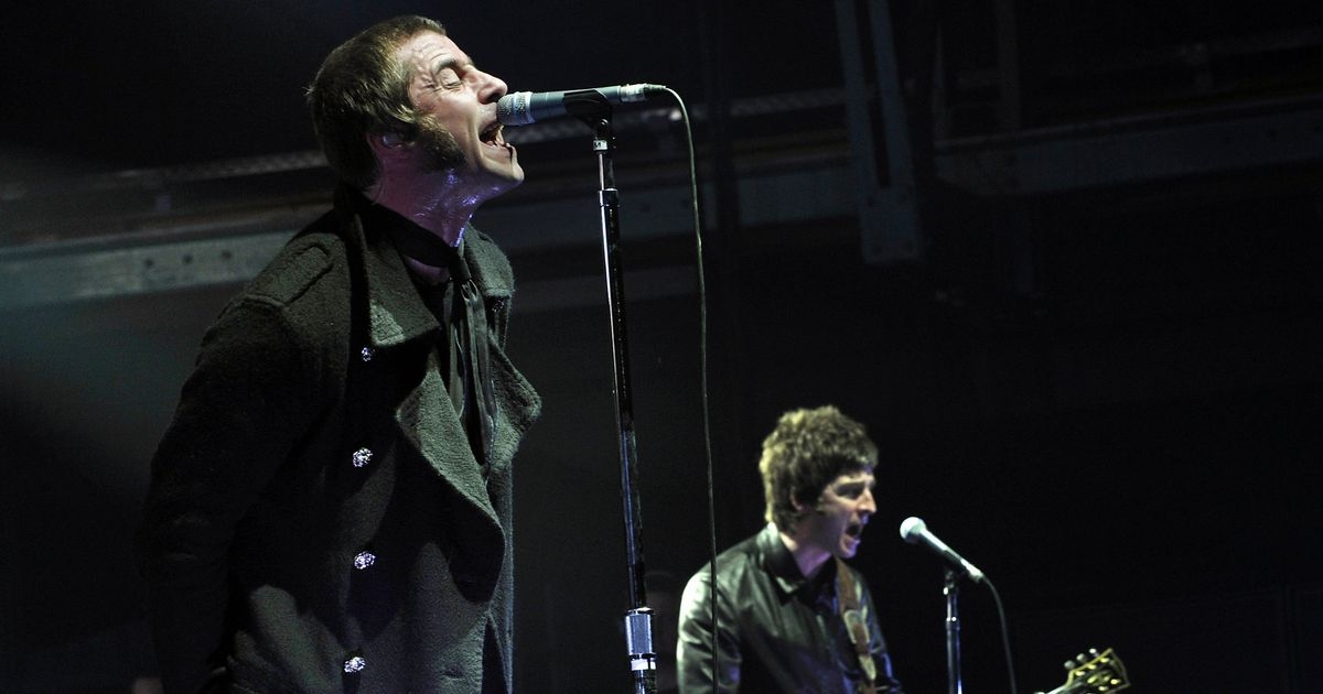 This 'leak-proof' £7.50 water bottle is a must for Oasis' reunion tour next month