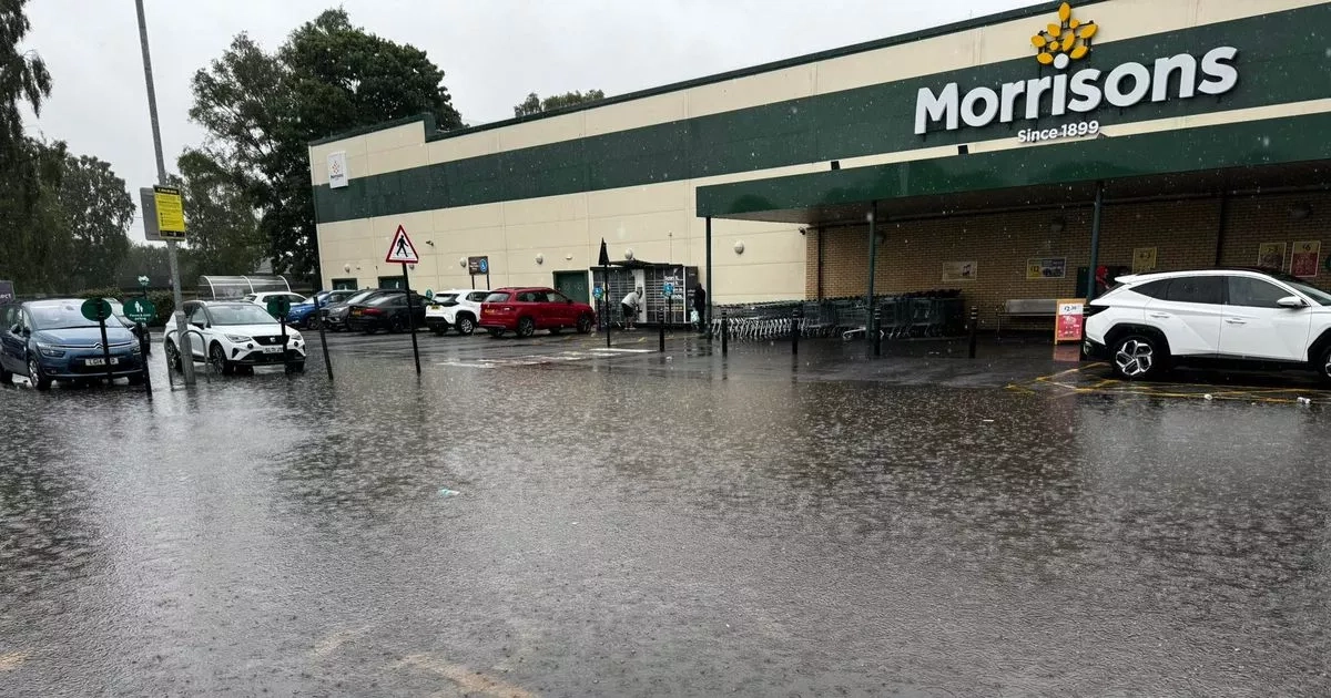 Midlothian residents besieged by flooding as yellow weather warning in place