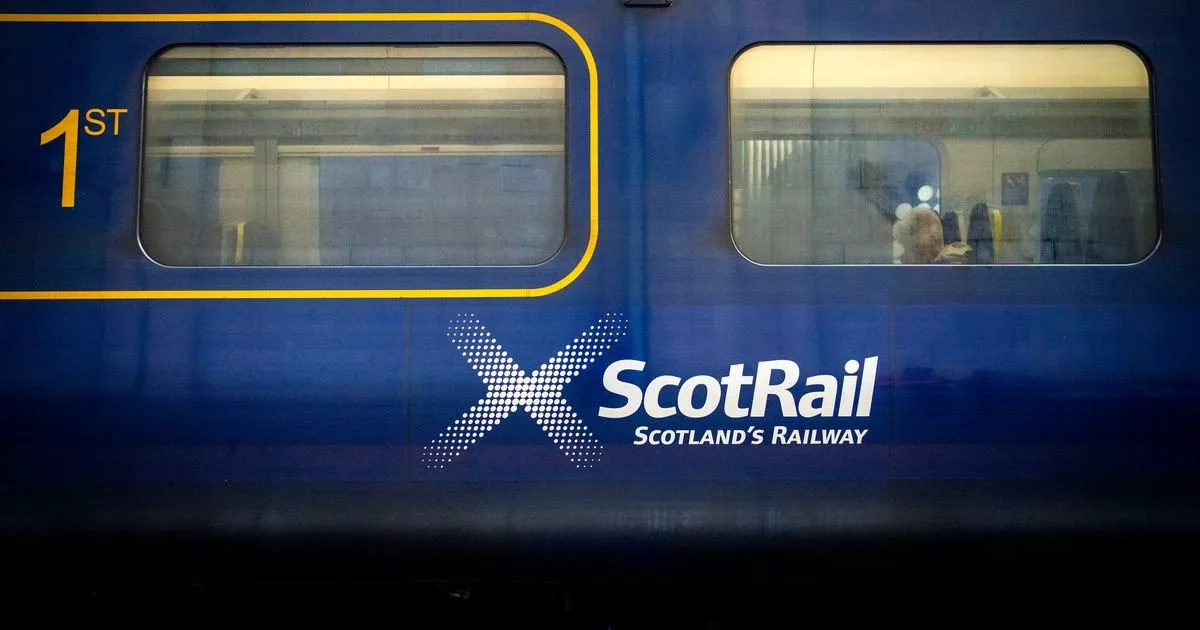 Edinburgh rail passengers face travel chaos after 'loss of power'