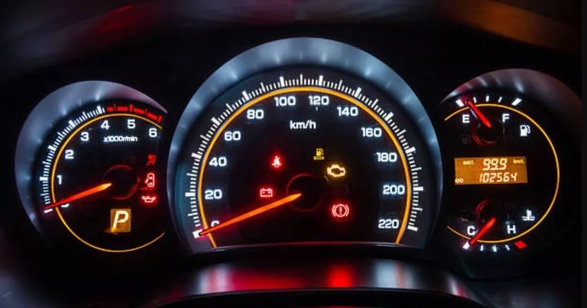 UK drivers warned over dashboard lights you must know and when to call mechanic