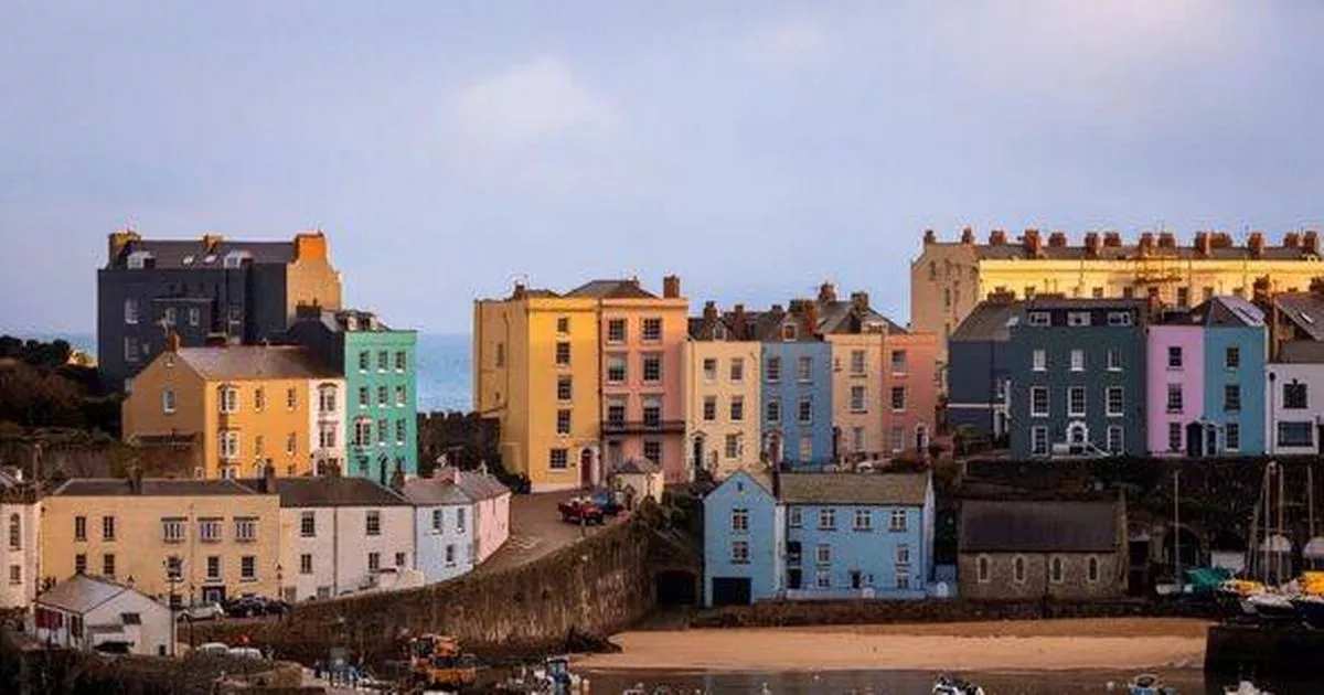 Seaside town with beaches and cobbled alleys looks more like French Riviera