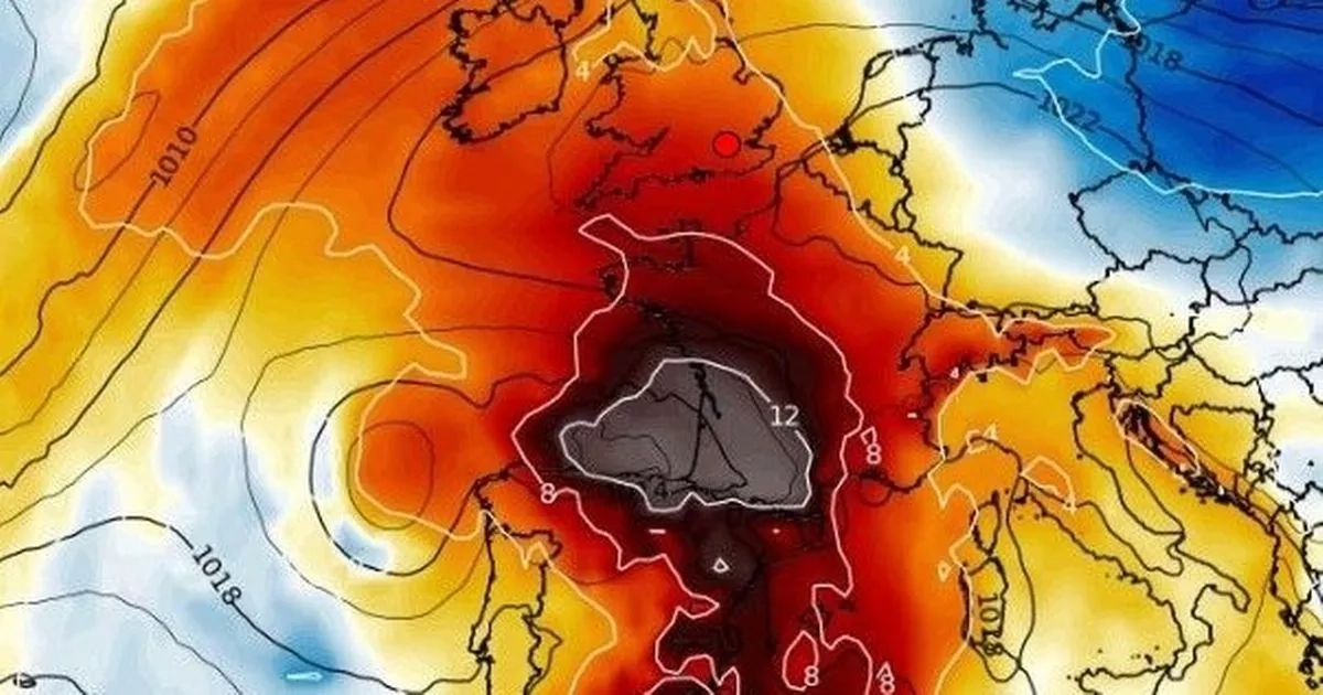 Exact date Spanish scorcher sends UK mercury soaring to 31C as maps turn red