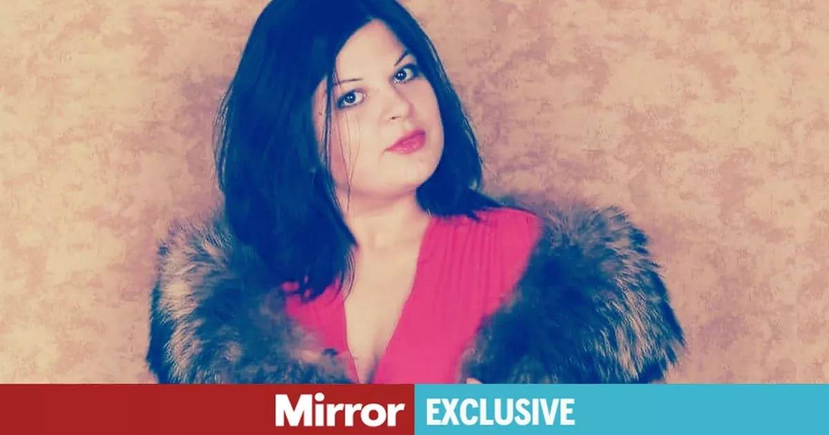 ‘I'm a UK sex surrogate therapist - I've had grown men cry when they're with me'
