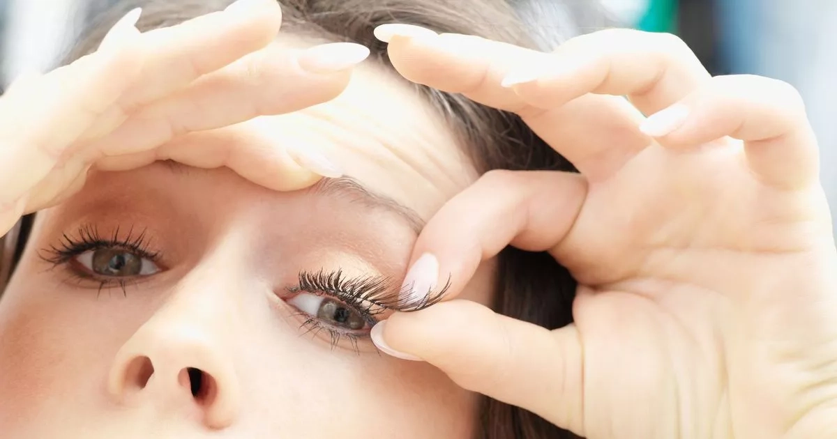Doctor issues alert to anyone who wears fake eyelashes