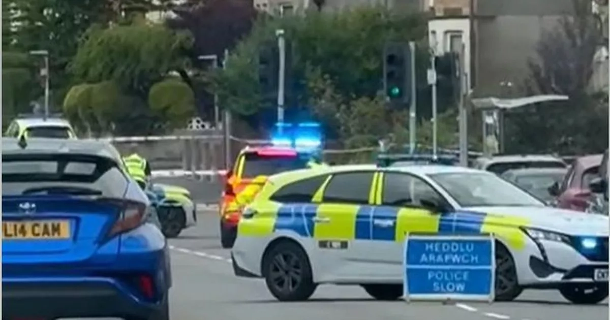 Road closed as firefighters, ambulance and police rush to scene of alleged attempted murder outside pub