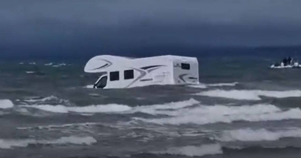Campervan rescued from gets stuck on popular beach a second time