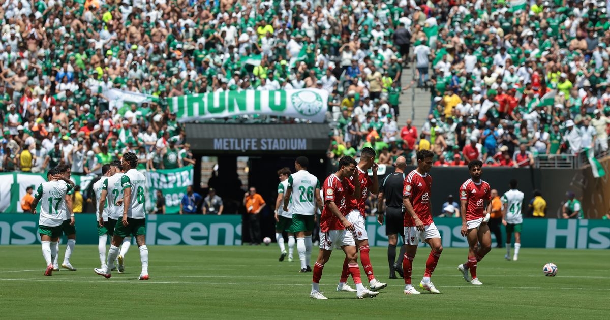 Club World Cup match halted as fans vacate seats and players told to remain calm