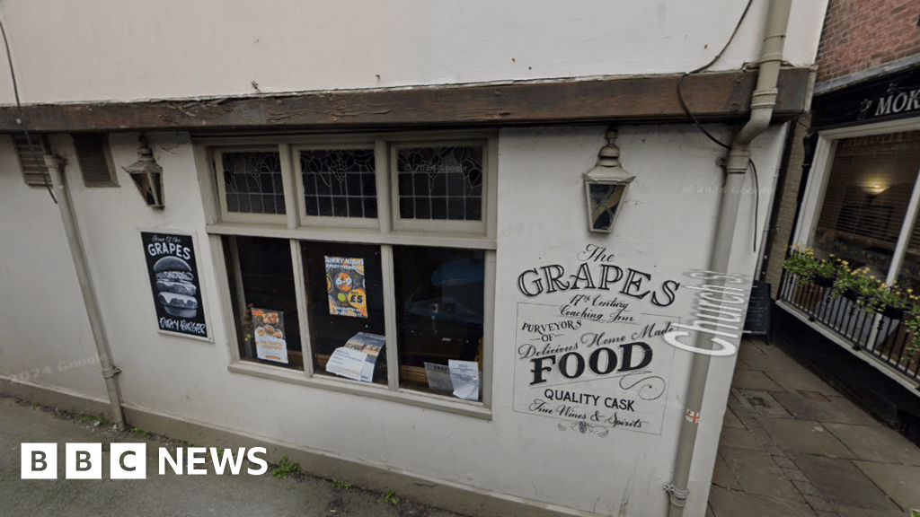 Plans submitted to refurbish Hereford listed pub building