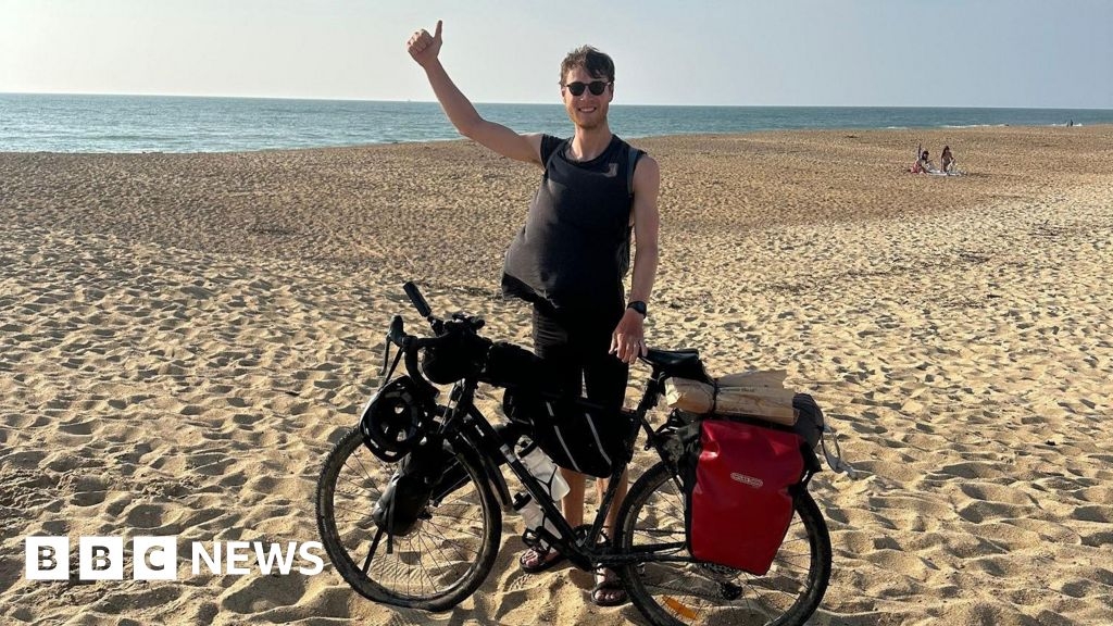 Cyclists tackles mountains to get to Glastonbury Festival from Spain