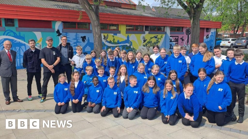 New community murals celebrate Goldthorpe's heritage