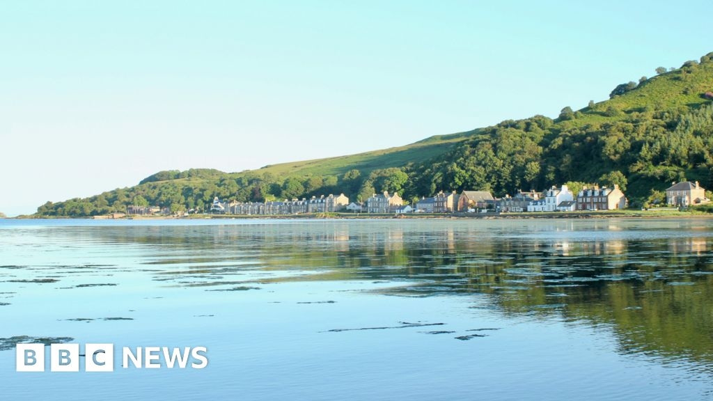 Man dies after wild swimming off the Isle of Bute