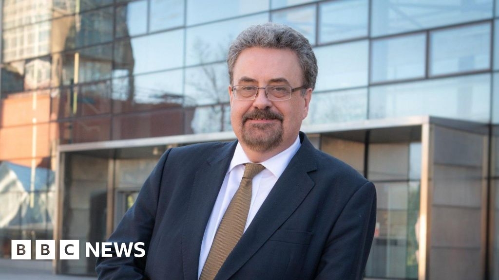Dundee University: Damning report says financial crisis 'self-inflicted'